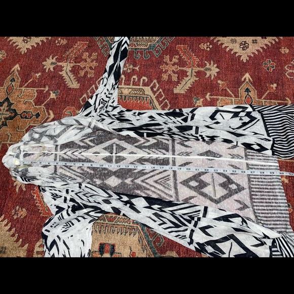 Black and White Charlotte Russe Cardigan - Picture 6 of 7